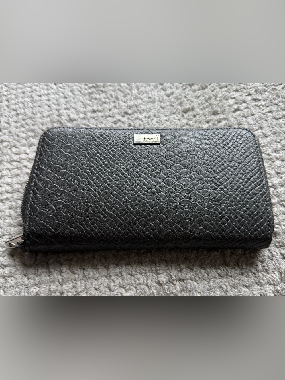 thirty-one Jewell gray snake Zip-Around Wallet